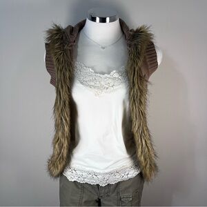 Vintage Y2K Mudd Cable Knit Vest w/ Faux Fur Trim Size M